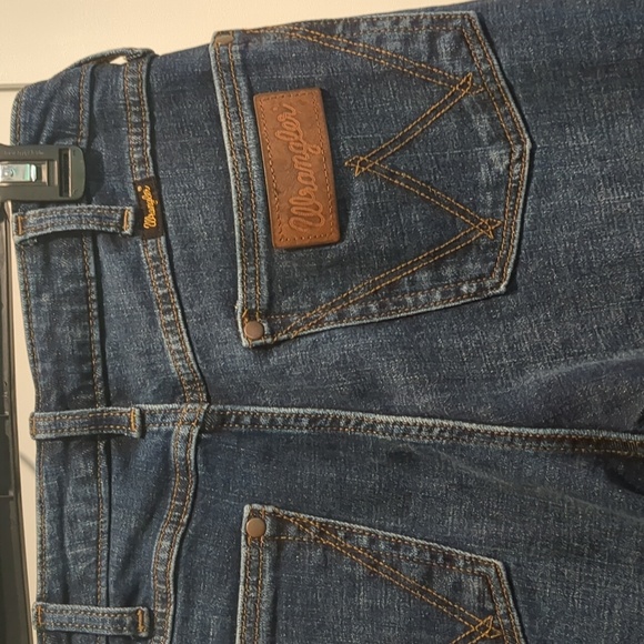 WOMEN'S WRANGLER RETRO® PREMIUM HIGH RISE TRUMPET FLARE JEAN IN JENNA - Picture 4 of 4